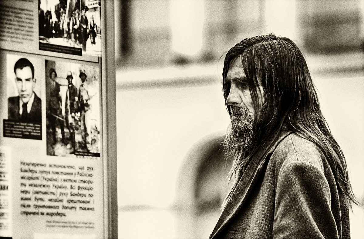 ПАМЯТЬ О ПРОШЛОМ . . .