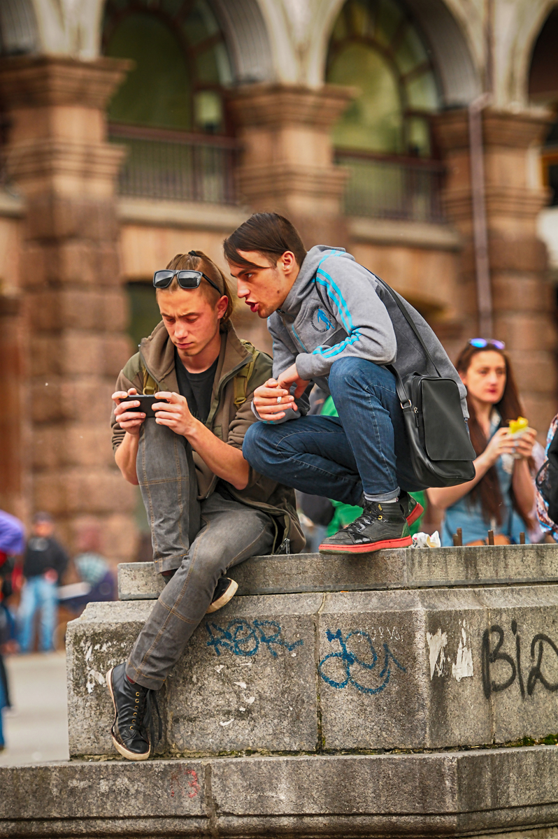 УВЛЕЧЕННЫЕ . . .