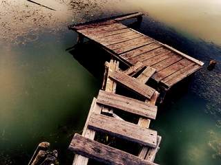 ОДИНОКИЙ МОСТИК