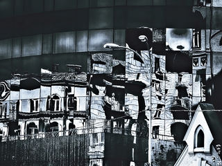 КРИВЫЕ ЗЕРКАЛА . . .