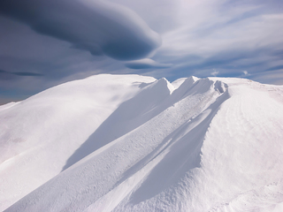 Несамовито