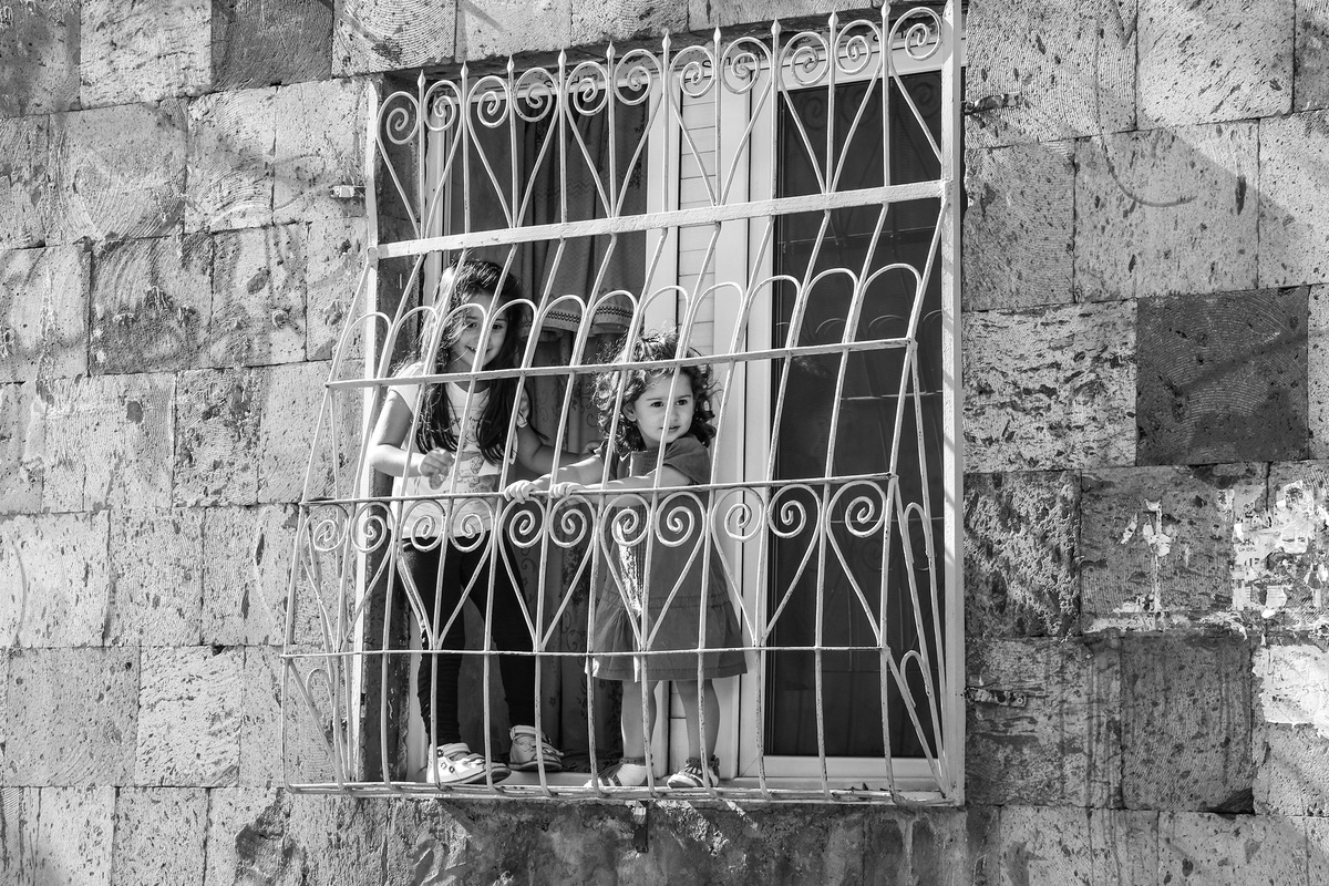 счастливые узники