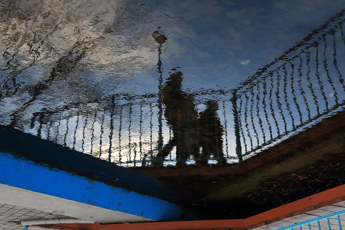 Strangers on the bridge