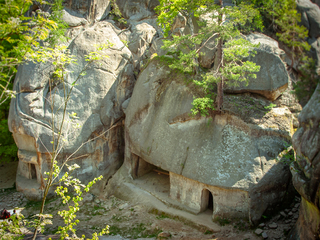 Скелі довбуша