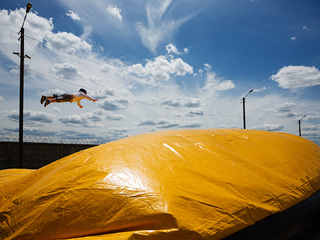 Мені би в небо