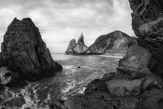 Скалистые берега Португалии