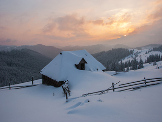 Хатинка зимова