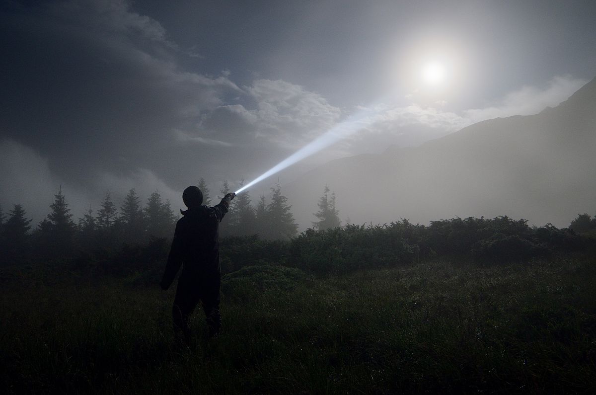 Доторкнутися до місяця