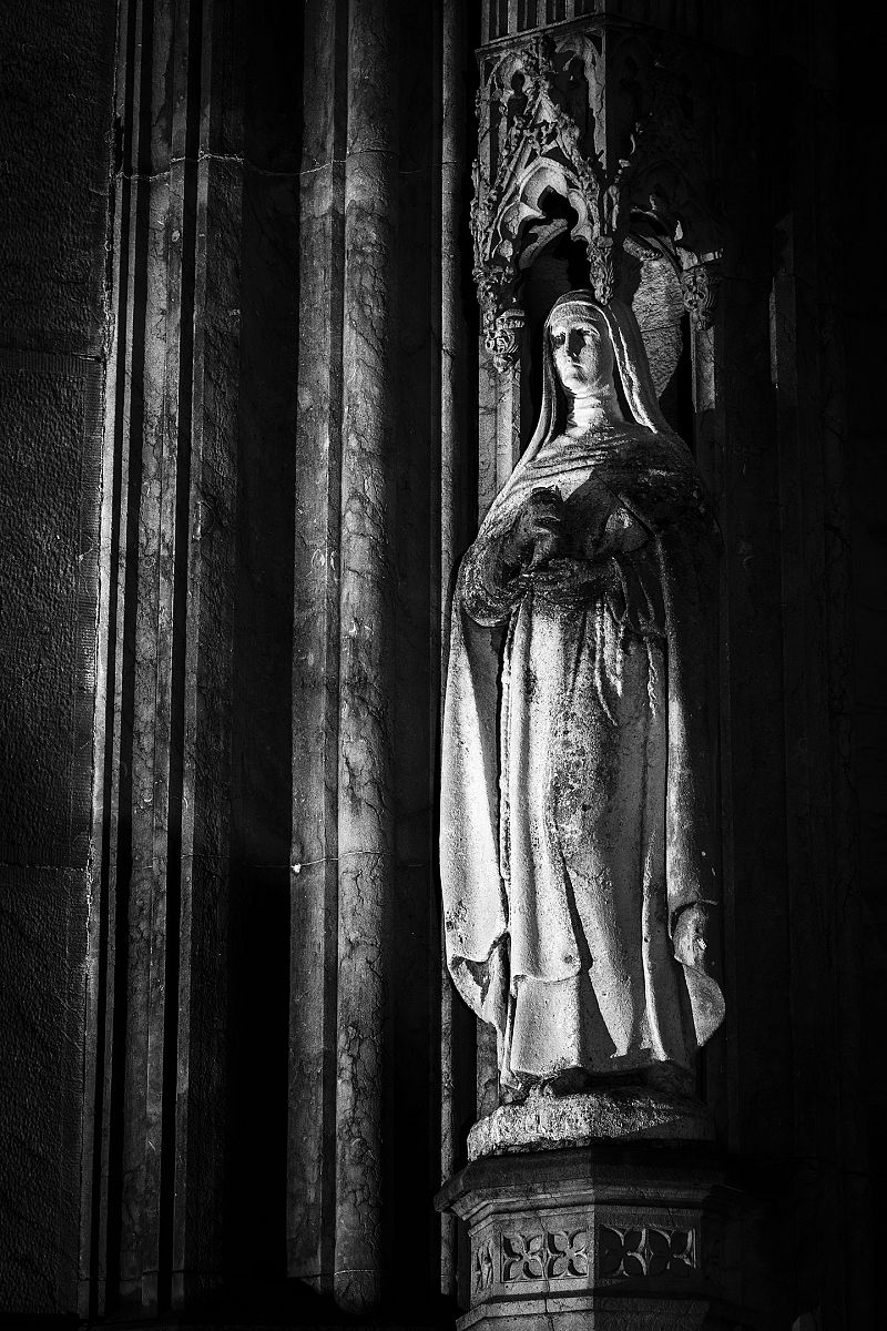 Mary in Mono