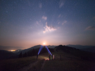 Подсвечивая Луну