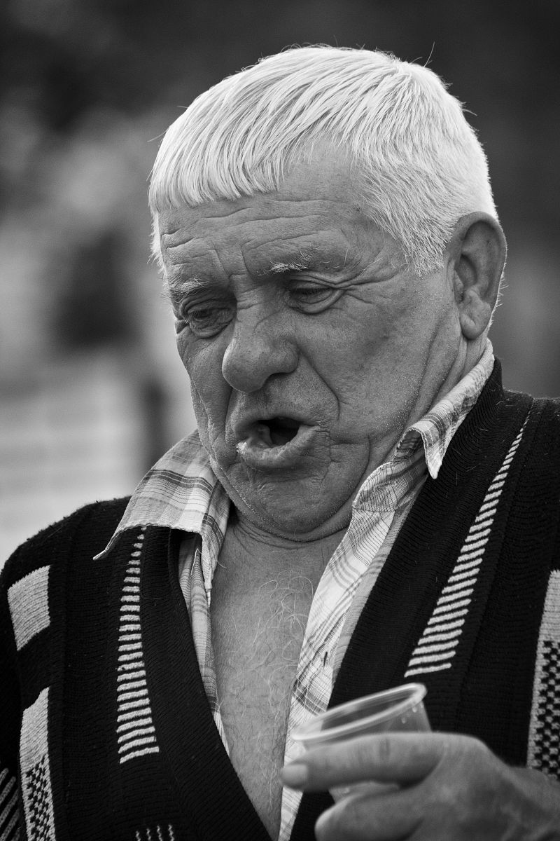 Мені б шаблю та коня......