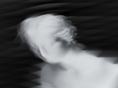 Незнайомка