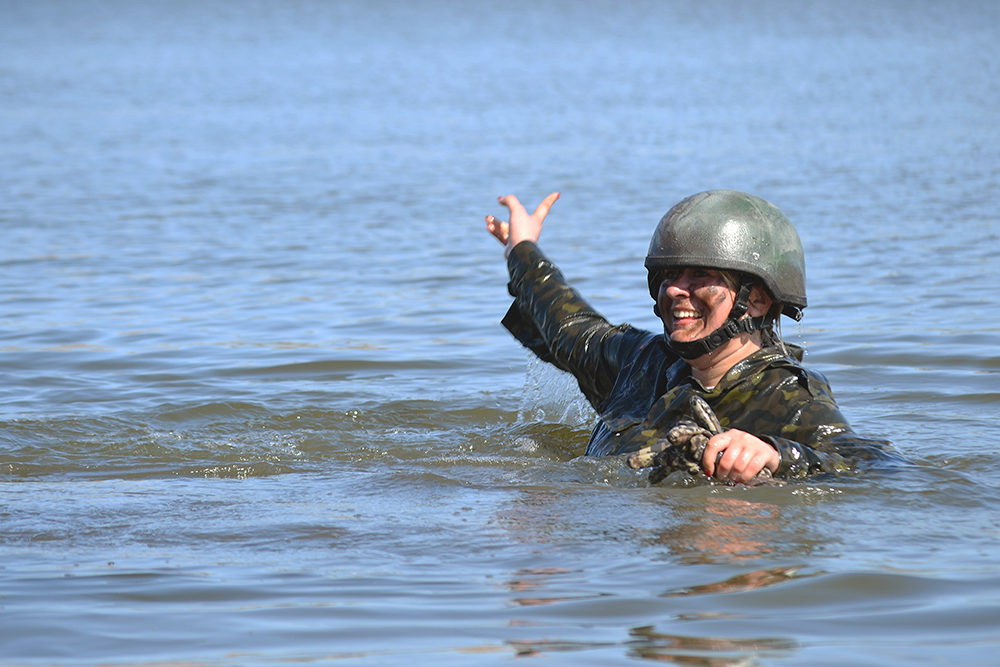 Купальниця