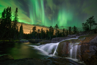 The bright colors of the Polar night