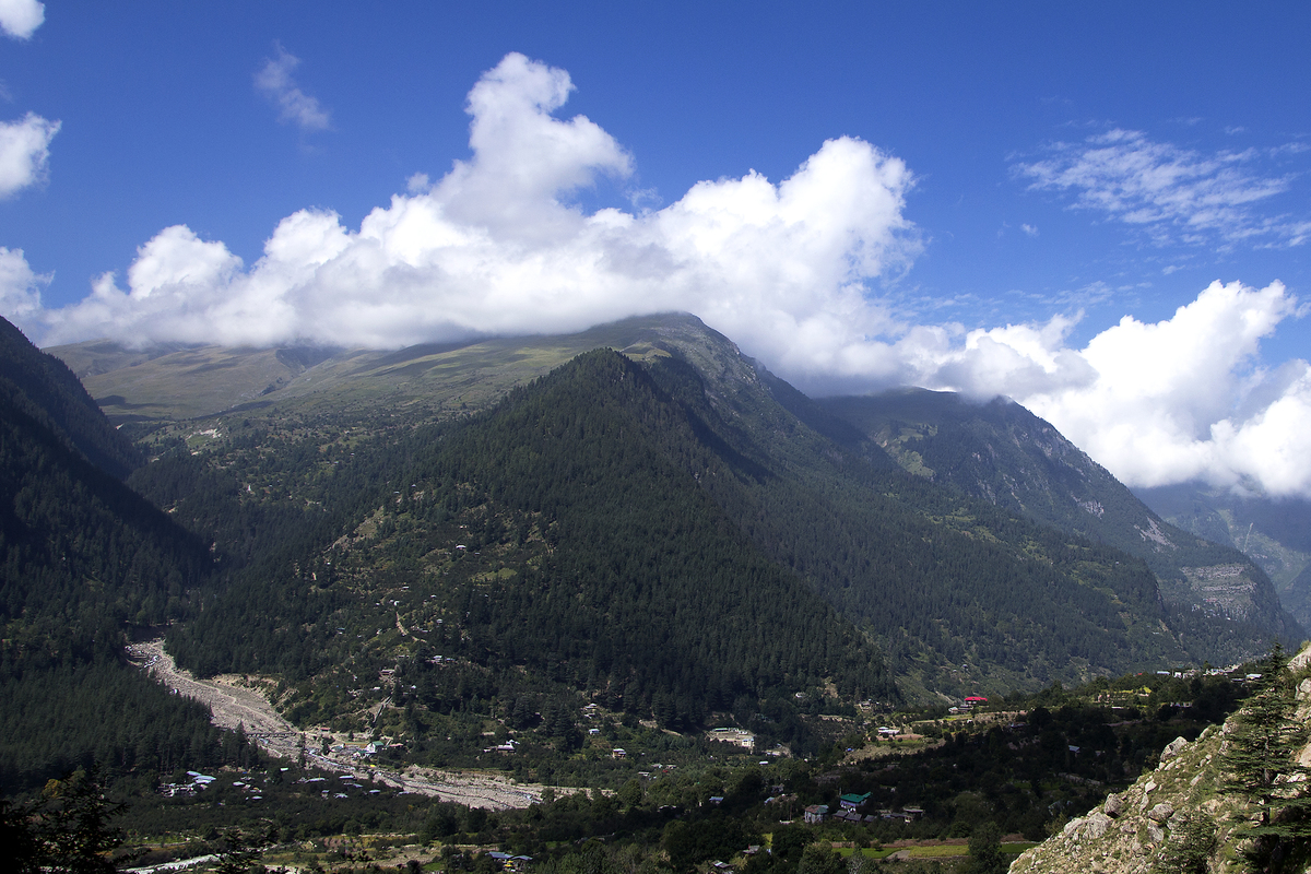 MORNING IN THE VALLEY