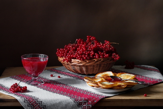 Калина поспела.