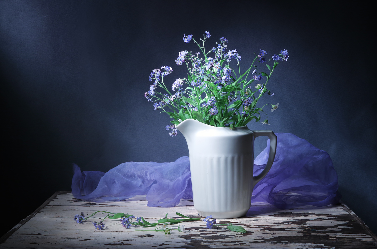 Натюрморт з незабудками