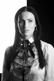 портрет в чёрно-белых тонах