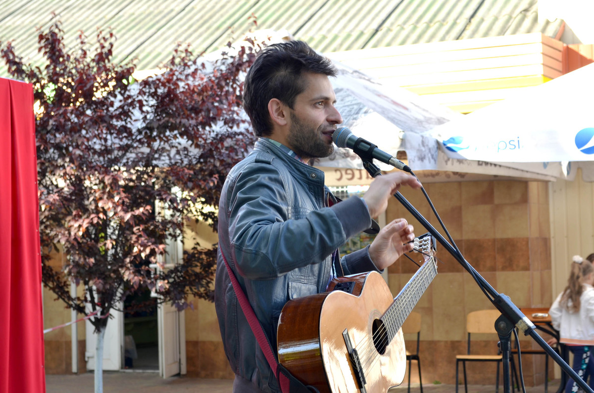 Хлопець з гітарою повернувся