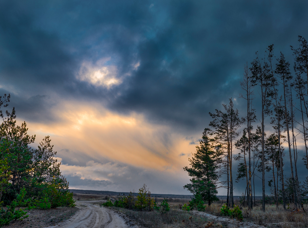 Снігова хмара що закриває сонце
