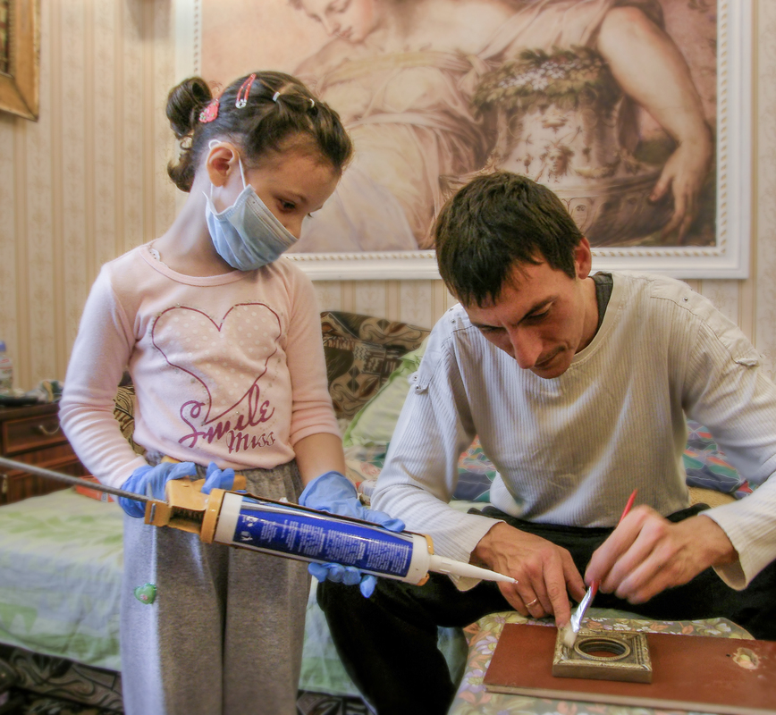 Батькова помічниця