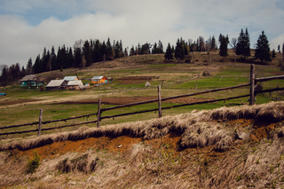 Карпати. Мальовничі пагорби.