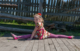 Юна гімнастка