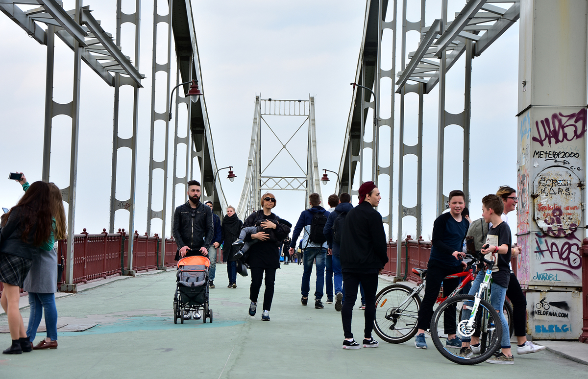 Вируючий  , сучасний Київ