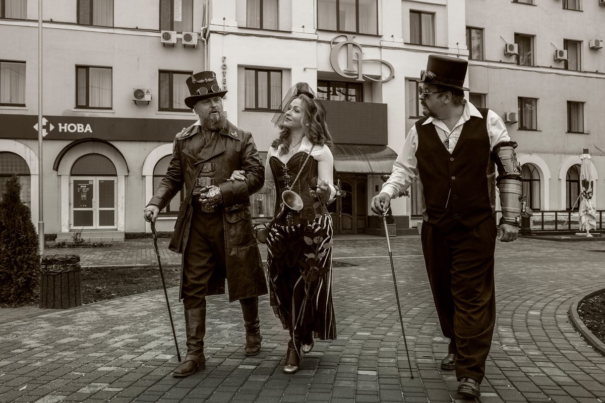 Третій не залишається