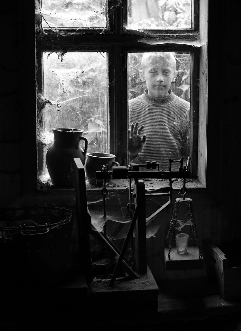 За вікном минулого