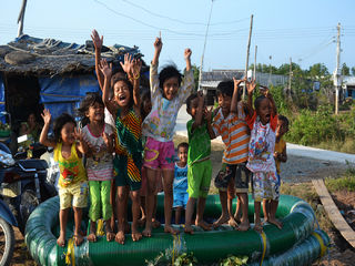 CHILDREN ARE PLAYING