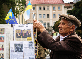 Без гудзика та медалей.