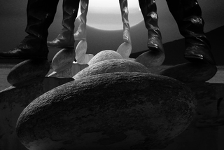 под сапогом