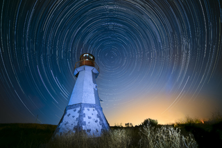 Указывая путь