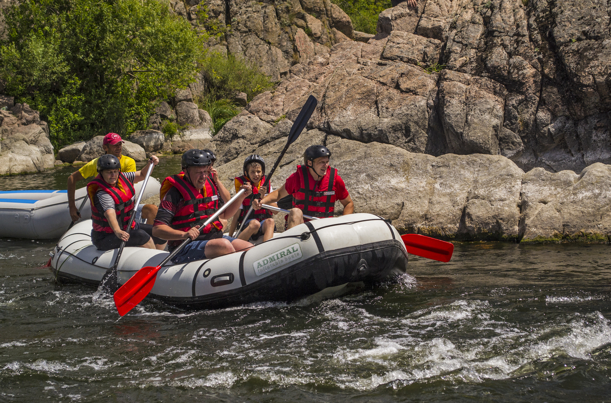 Проти течії.