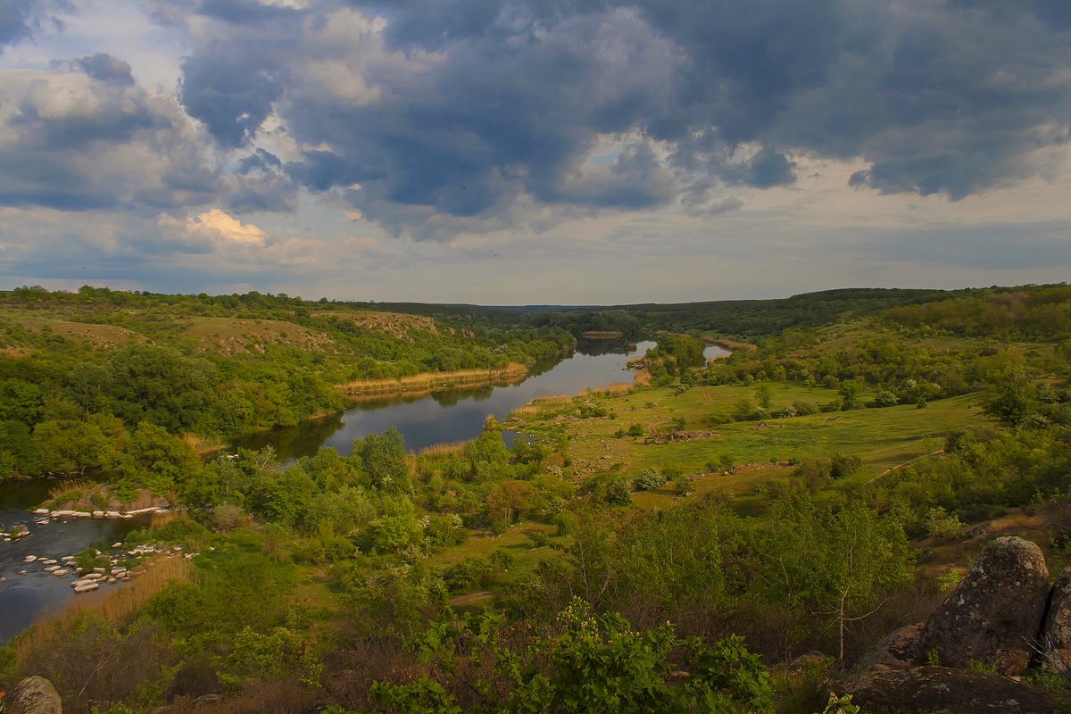 Тучи сгущаются.. 