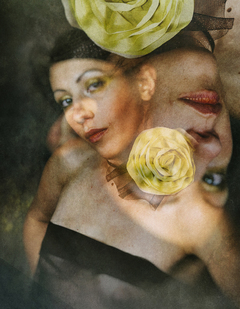 Искусственные розы к ненастоящему портрету