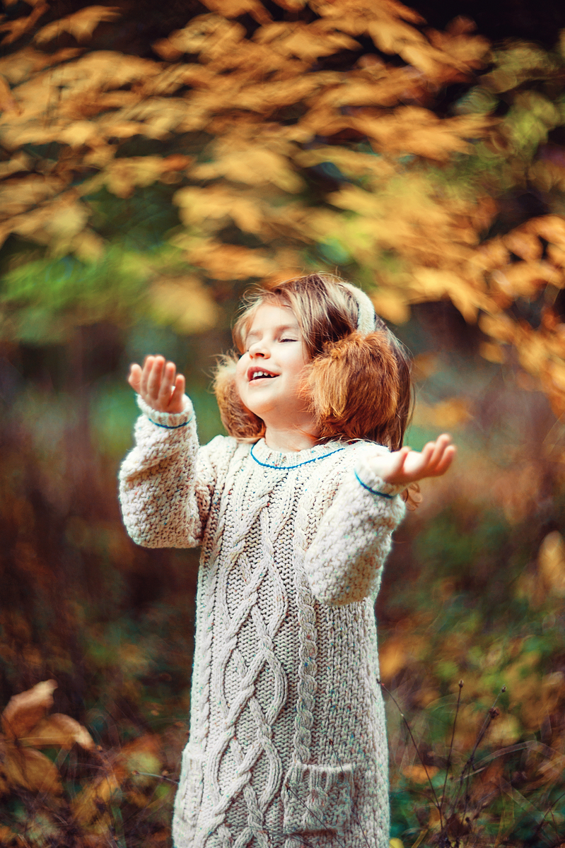 Вокруг тебя весь мир кружит