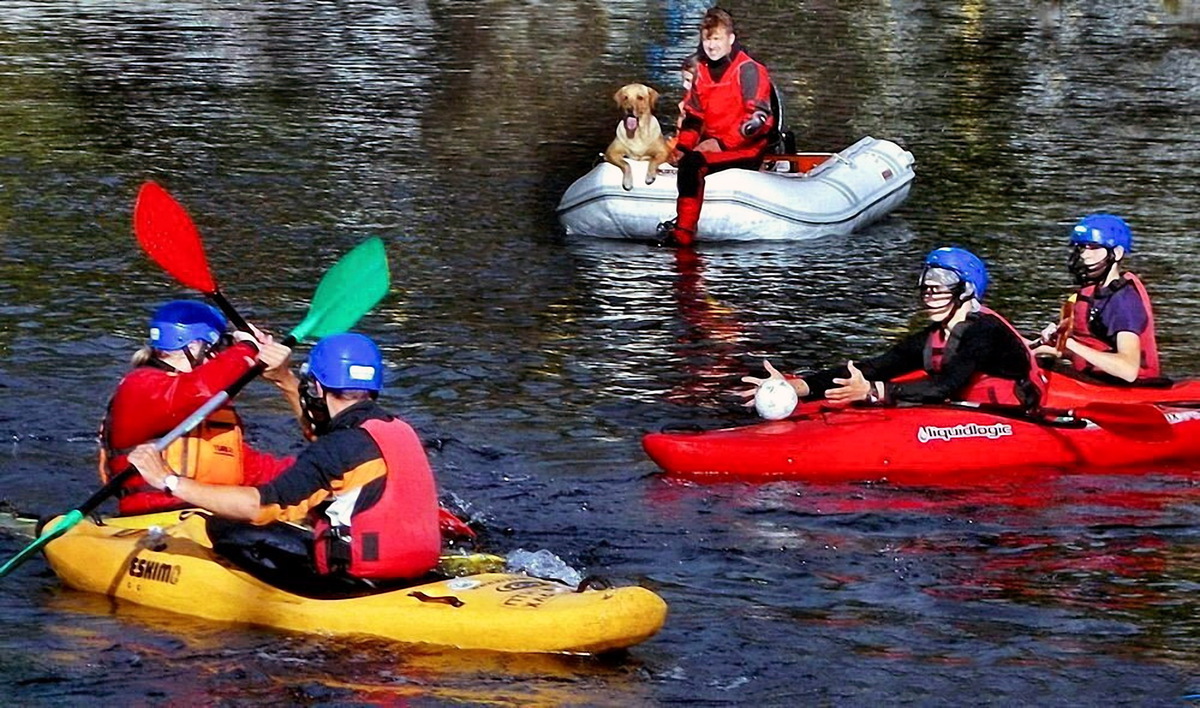 Водяне веслофехтування.