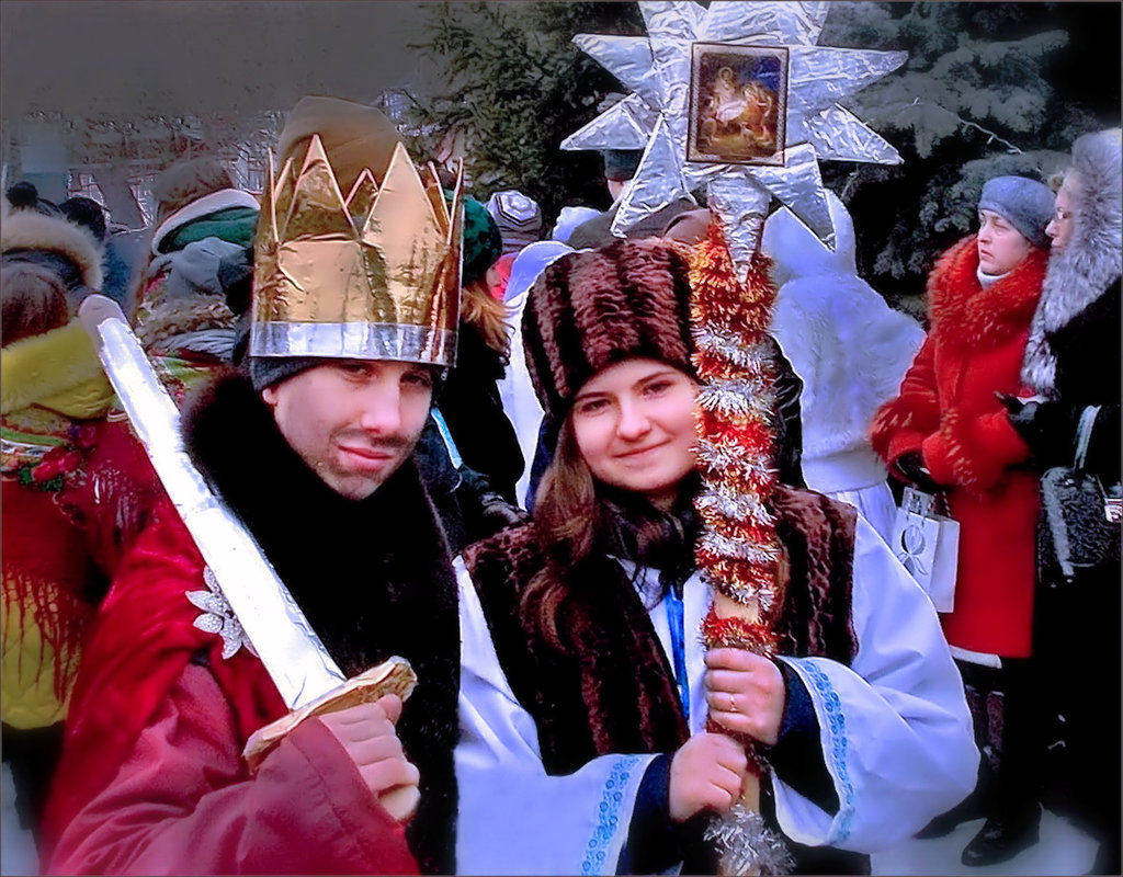 Забаваляються колядники.!.