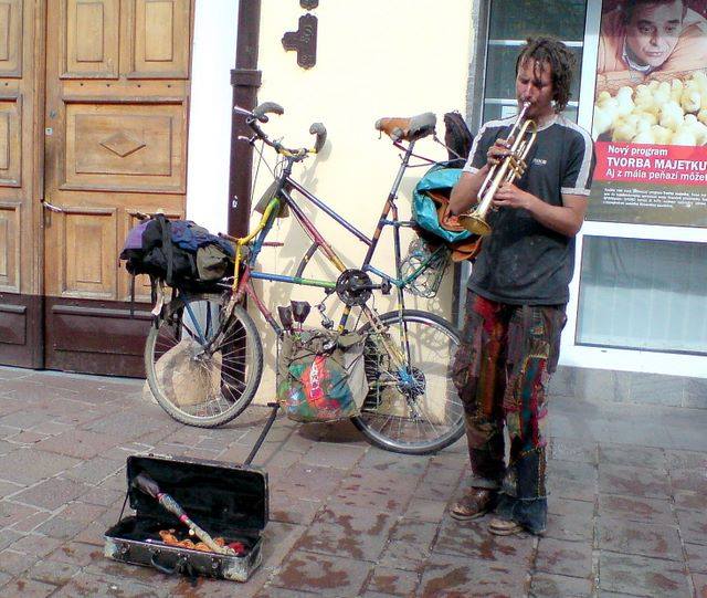 pouličný muzikant