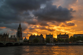 BIG BEN AT DUSK