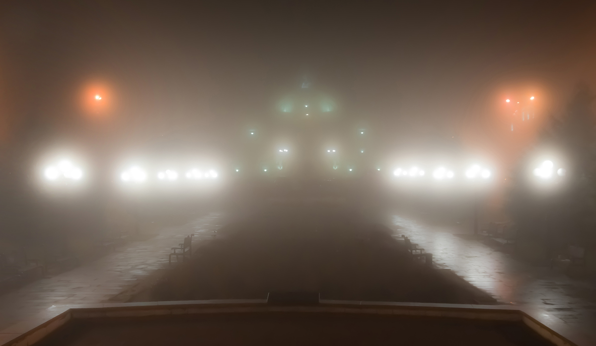 Туман в місті (Чернівці, театральна пл)