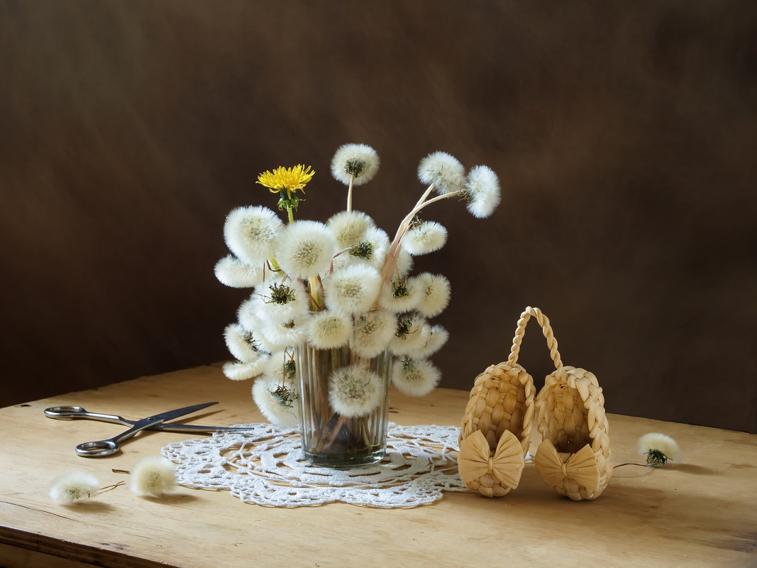 И даже лапти в день весенний стать пуантами мечтают...