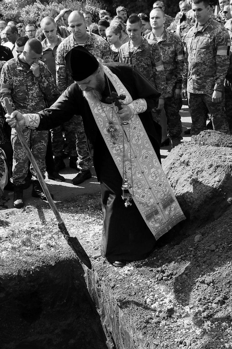 Eternal memory for the hero!