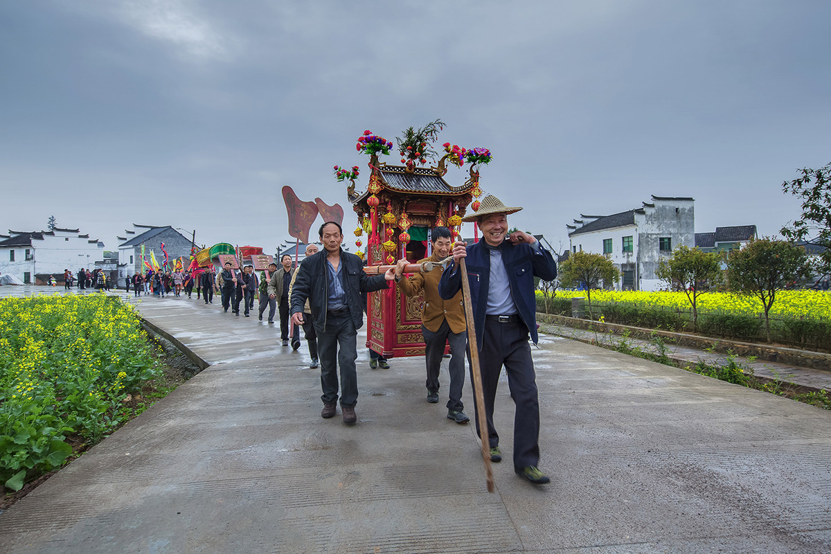 Sending the god of wealth back