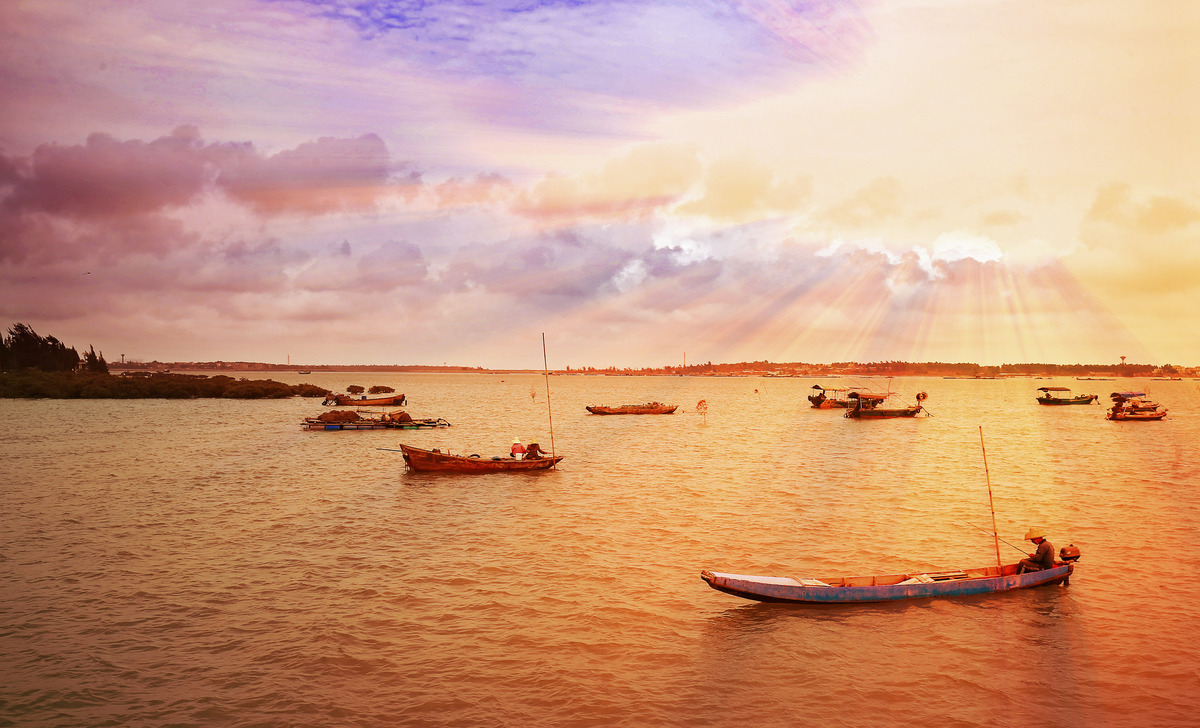 The sunglow on the sea