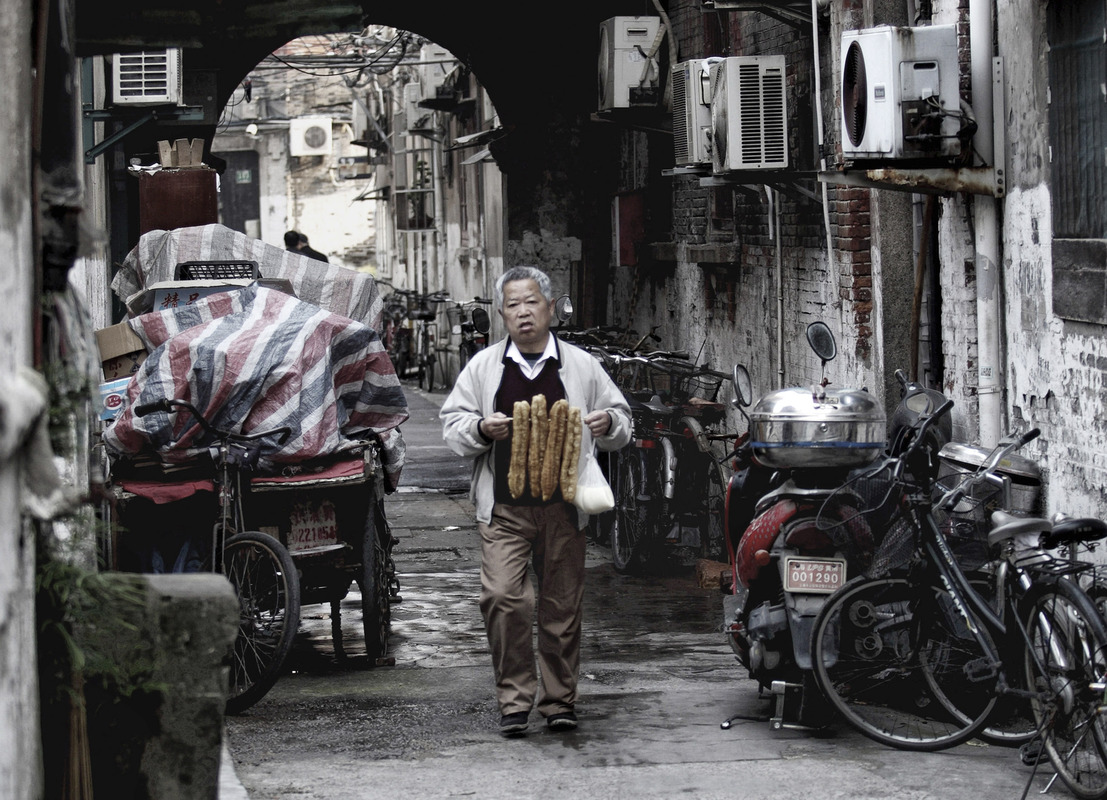 The old alleys in the morning