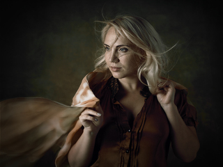 в мечтах куда-то улетая