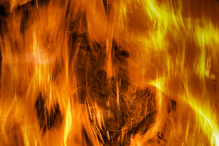 Огненная скульптура